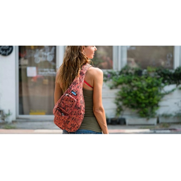Meru Sling Bag - Picture 4 of 15